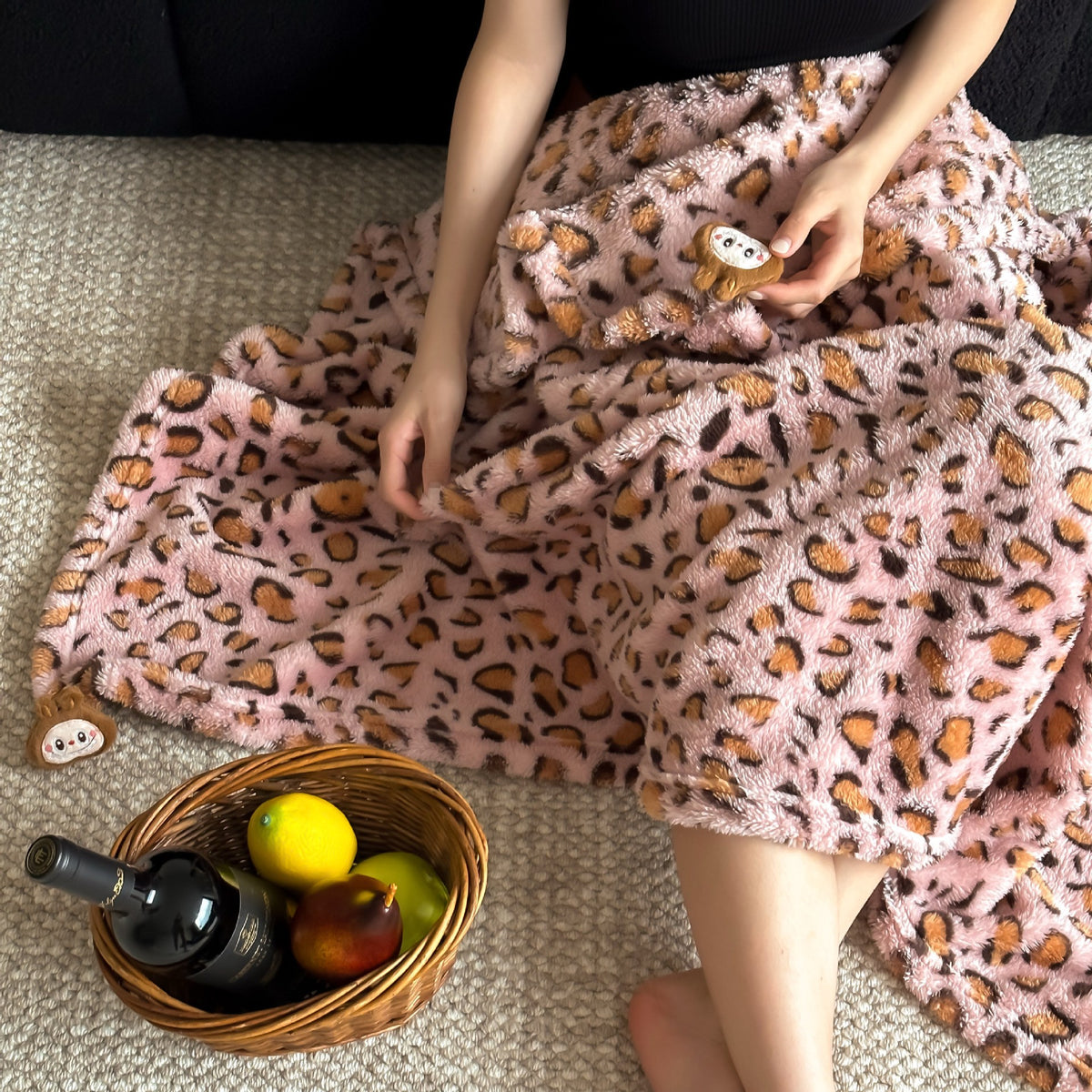 Kuscheldecke mit extraweicher Microfleece‑Qualität und dekorativem Leo‑Print