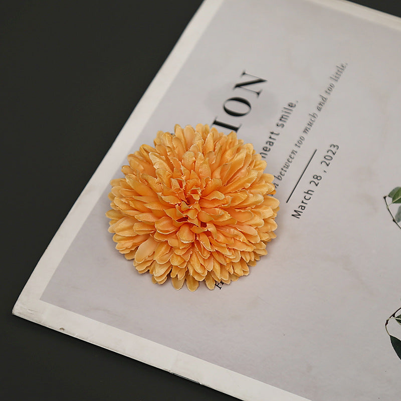 Elegante Chrysanthemen Blüten Haarschmuck