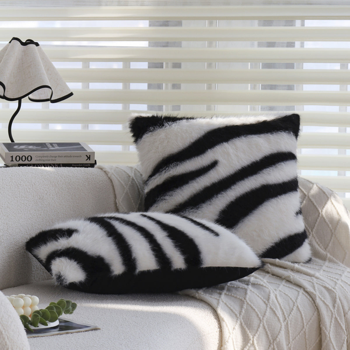 Kunstfell-Zierkissen mit Zebra-Print und extraweichem Flor Brehn