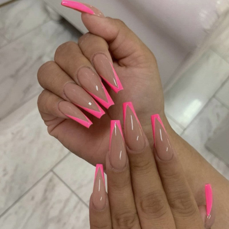 Kreative Stiletto Nagelverlängerungen