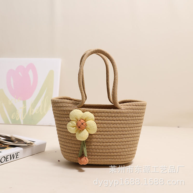 Handgefertigte Korbtasche mit Floralen Akzenten Brehn