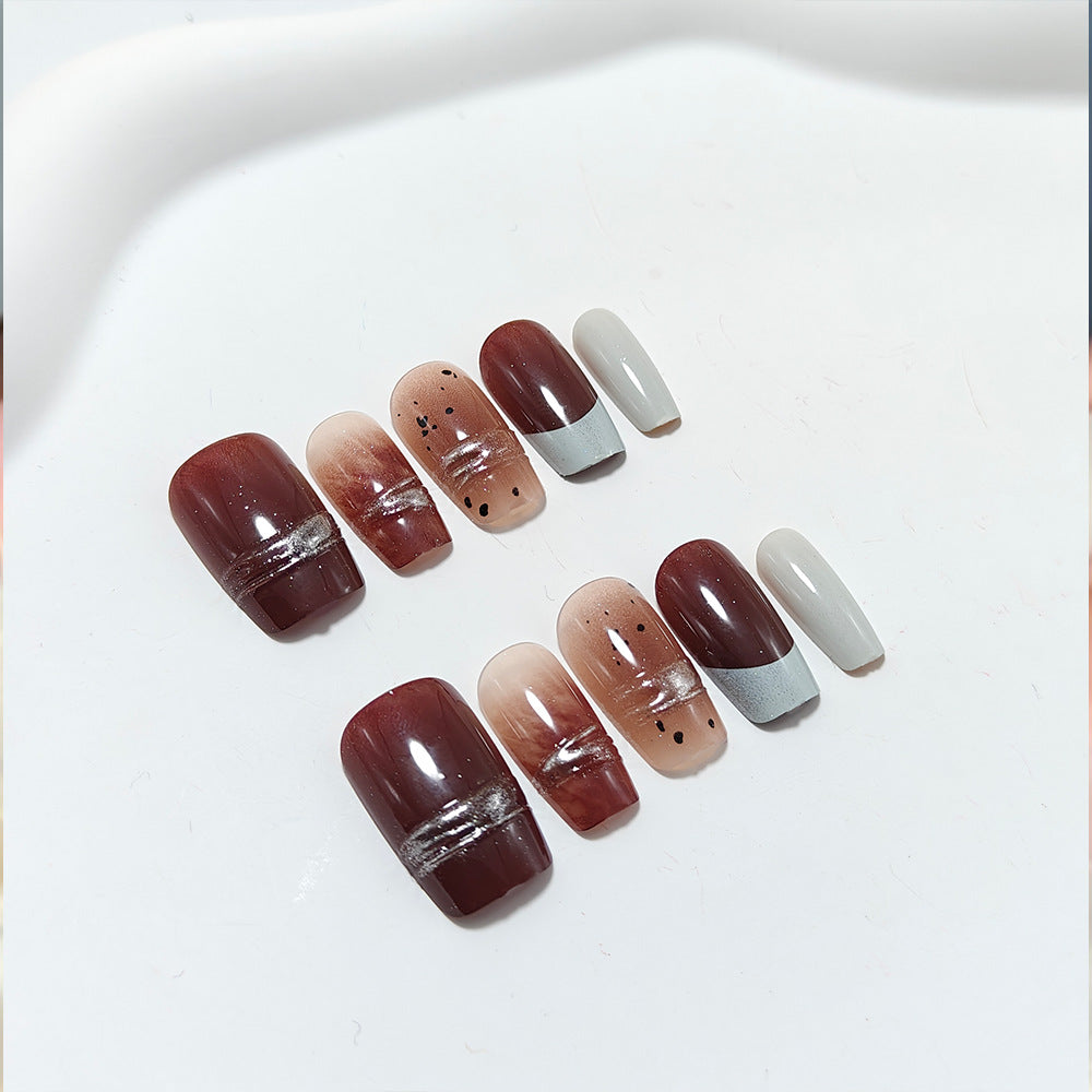 Trendige Kunstnägel mit Eleganten Metallic- und Farbverlaufseffekten Brehn