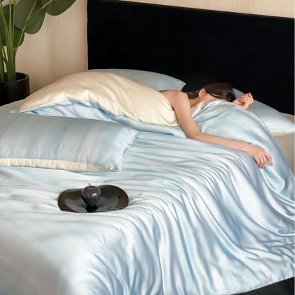 Luxuriöses Satin-Bettwäscheset mit seidig-glänzender Oberfläche