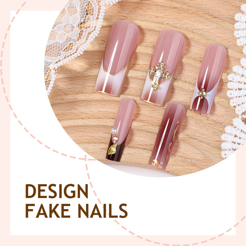 Kunstnagelset mit glamourösem Design Brehn