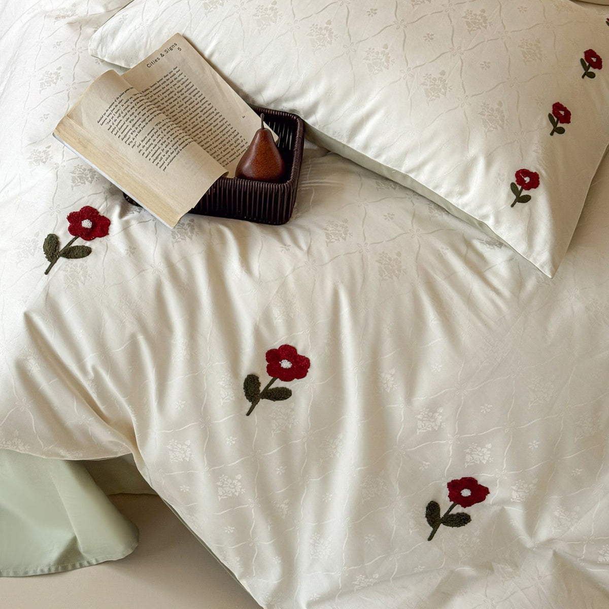 Bestickte Mohn Jacquard Bettwäsche Set mit wendbarem Satingemüt