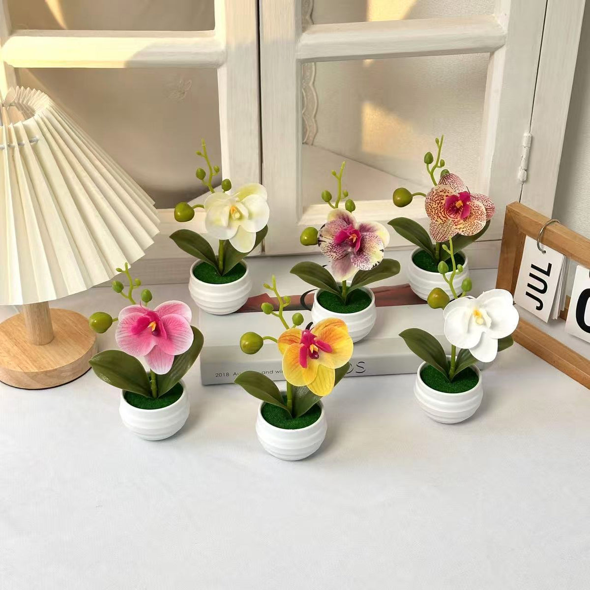 Lebensechte Orchideen Blumenkübel Dekoration