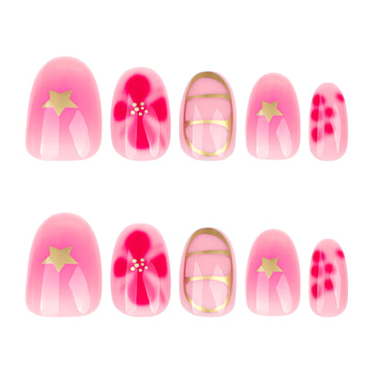 Kunstvolle Nagelkunst mit floralem Design und Glitzerelementen Brehn