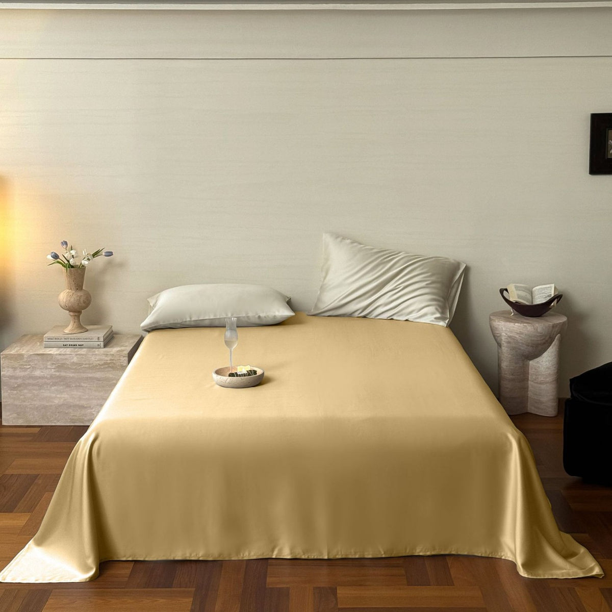 Luxuriöses Satin-Bettwäscheset mit seidig-glatter Oberfläche, Wendefunktion und Hotelverschluss
