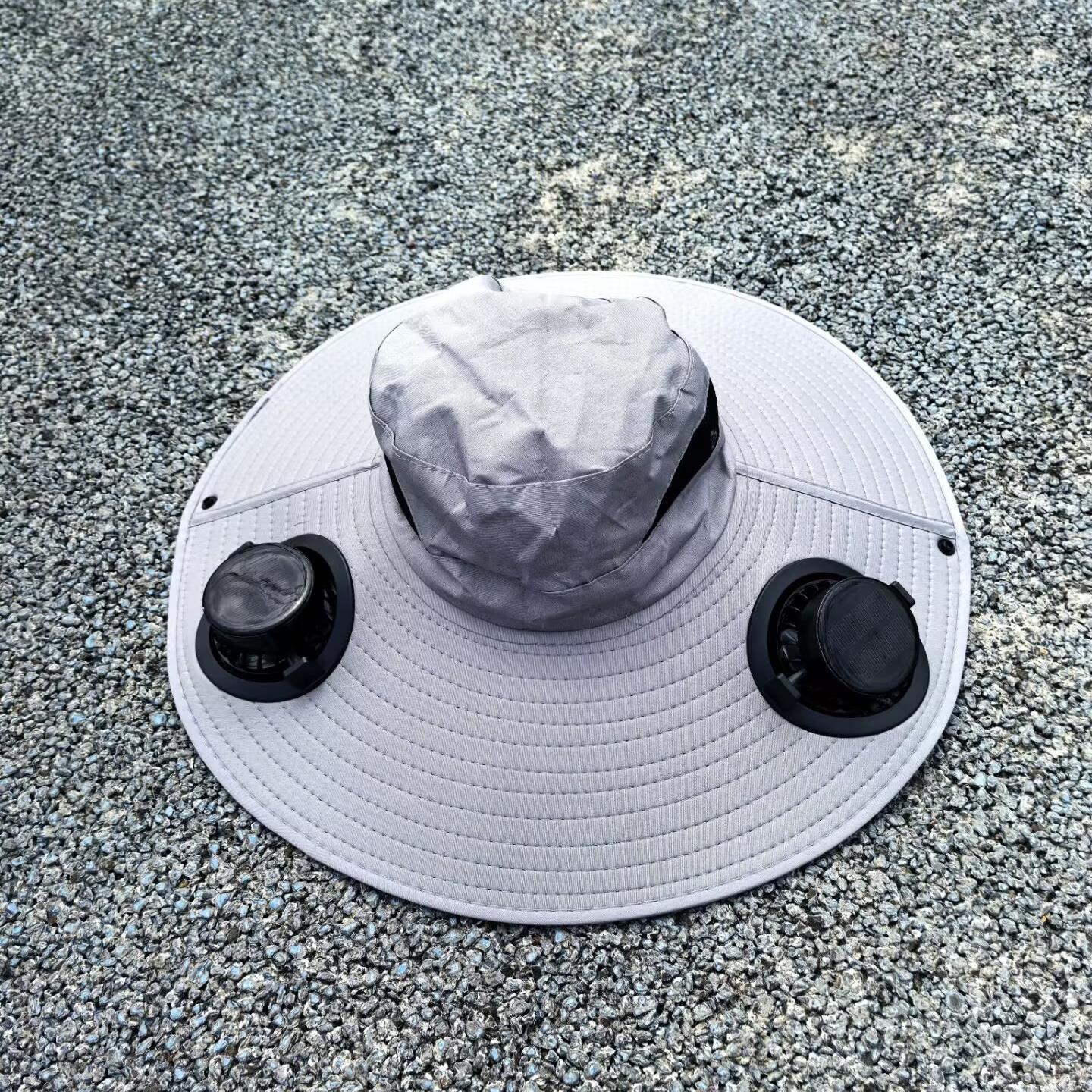 Belüfteter Sonnenhut mit integrierten Solarlüftern und breiter Krempe Brehn