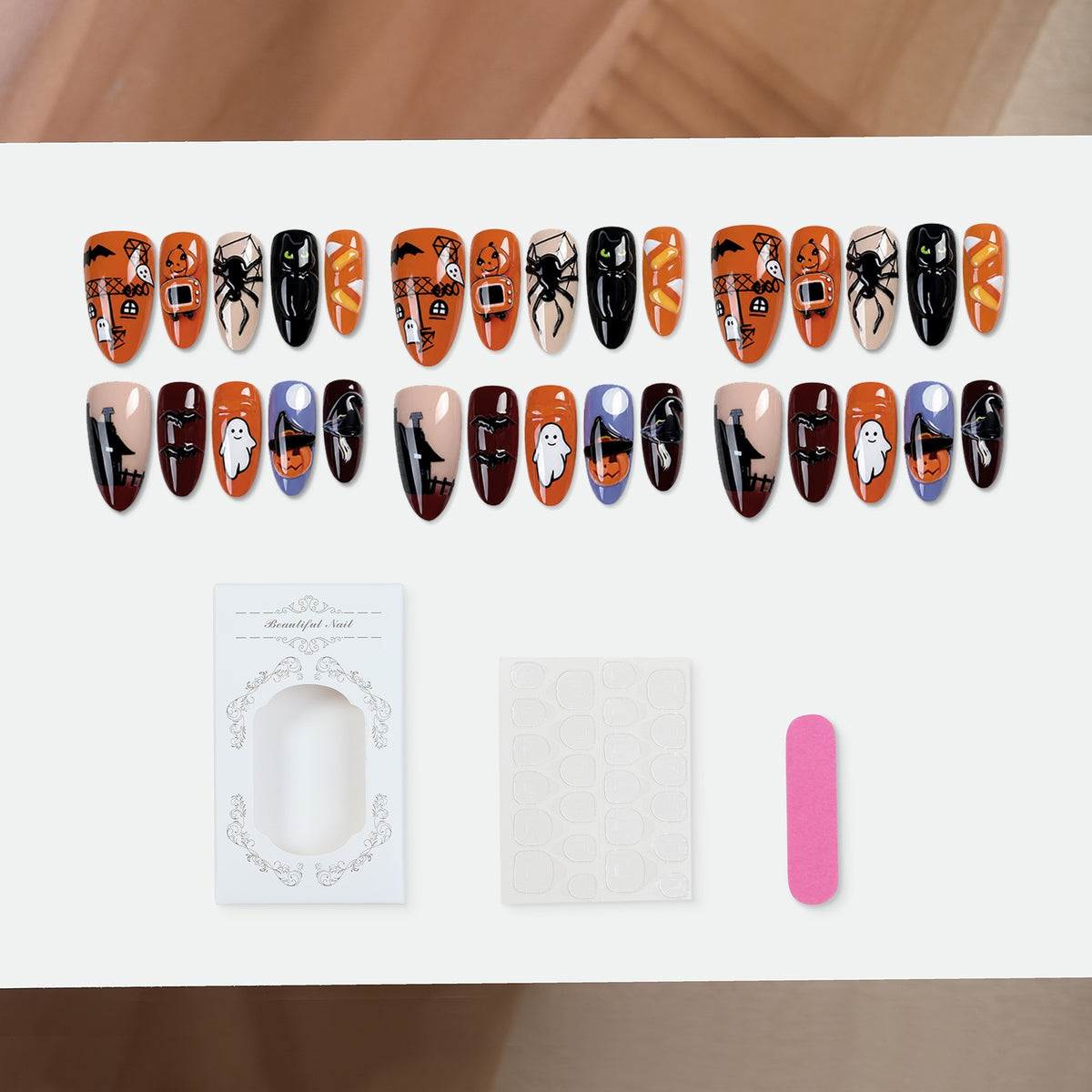 Kunstnagelset mit gruseligen Halloween-Motiven Brehn