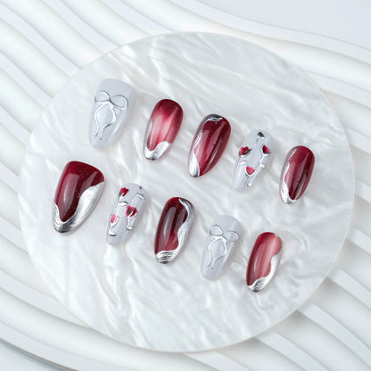 Elegantes Künstlerisches Press-On Nagelset mit Glänzendem Finish und Floralen Akzenten Brehn