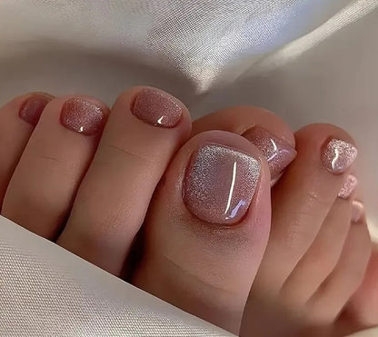 Glitzernde Pediküre-Nagelverbesserungen Brehn