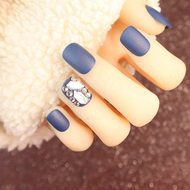 Matte Press-On Nagelset mit Strass-Akzenten Brehn