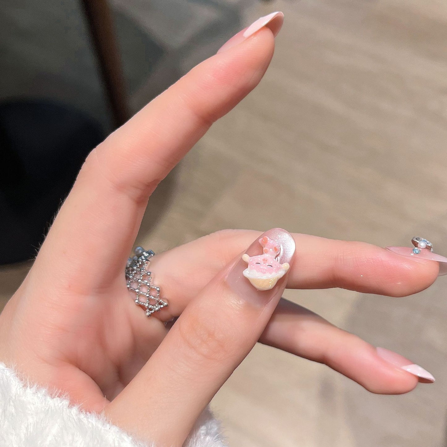 Elegantes Floral Verziertes Press-On Nagelset Brehn