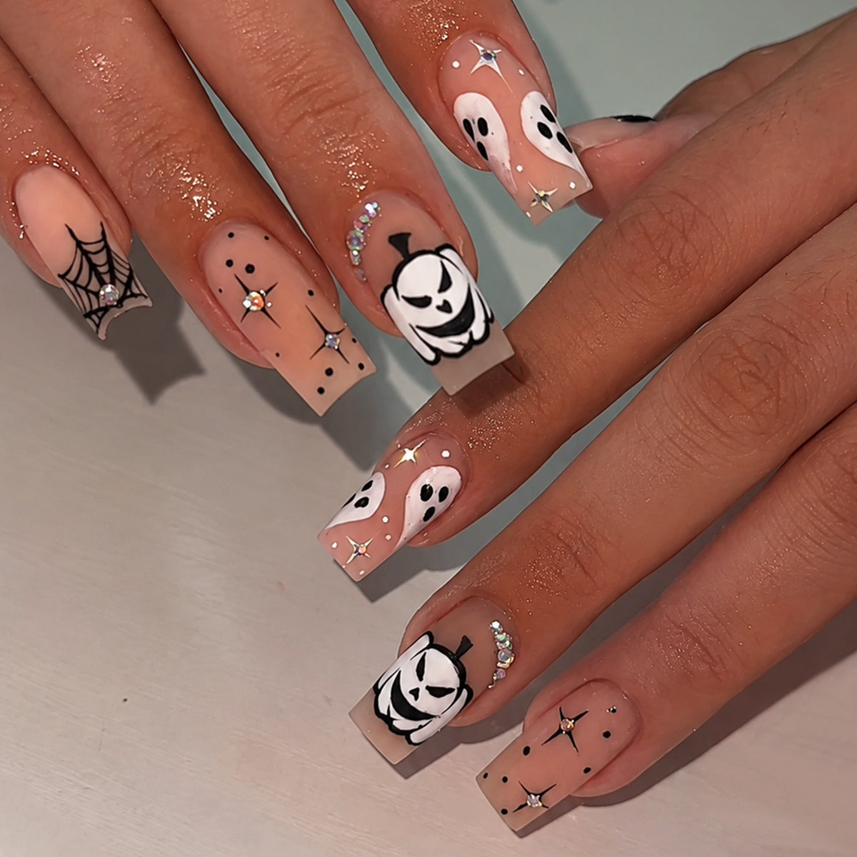 Kunstnagelset mit gruseligem Halloween-Motiv Brehn