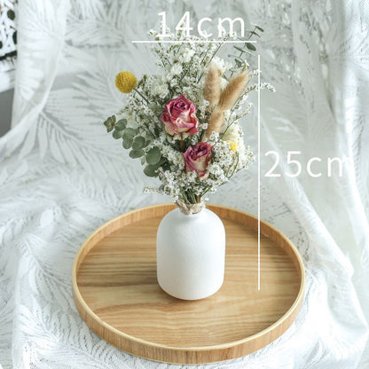 Natürlich getrocknetes Blumenstrauß Arrangement