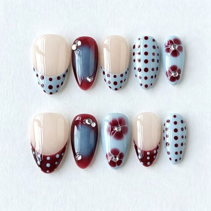 Elegantes Press-On Nagelkunstset mit floralem und gepunktetem Design Brehn