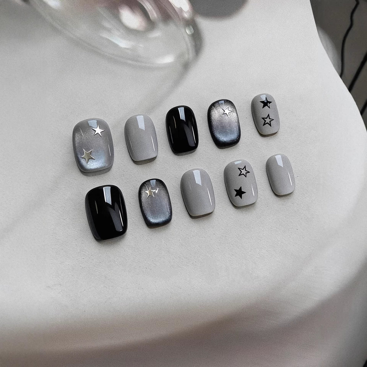 Dekoratives Press-On-Nagelkunst-Set mit Sternmotiv