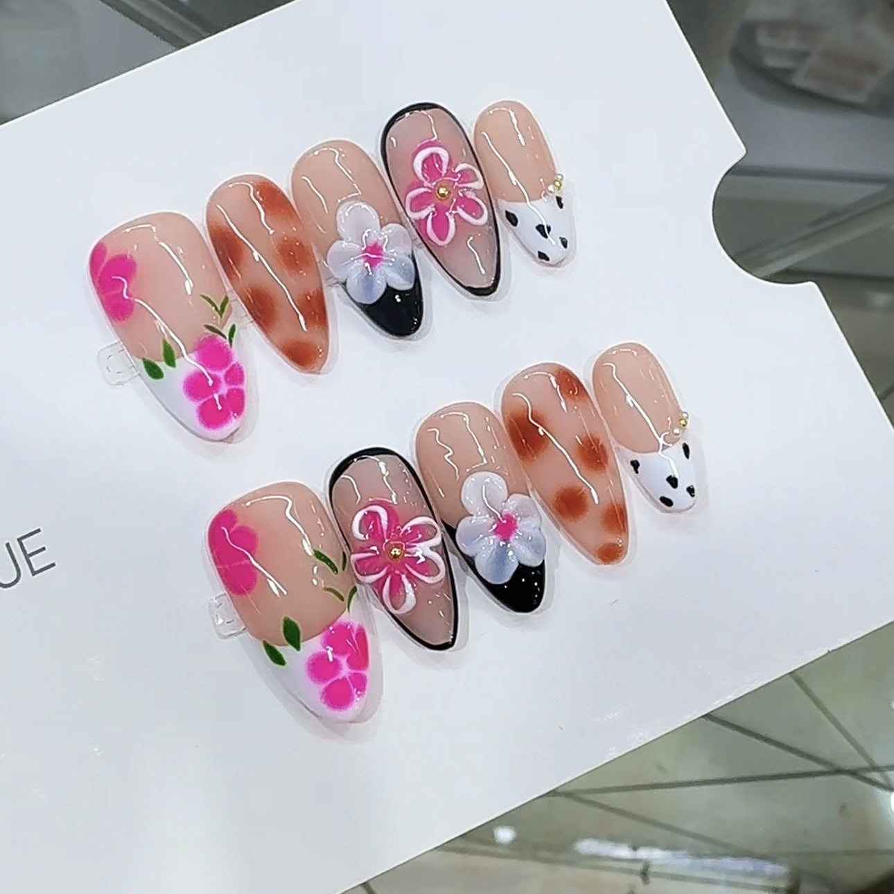 Künstlerisches Floral Press-On Nagelset Brehn 1787296026