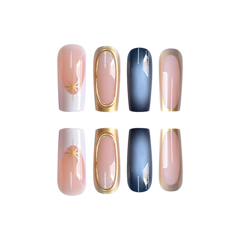 Elegante Stiletto-Nagelverlängerungen mit goldenen Akzenten Brehn