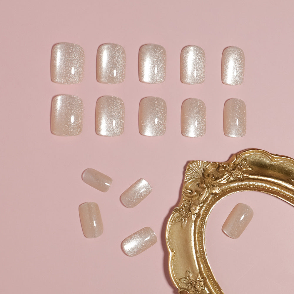 Glitzer-infused Press-On Nagelkunst Brehn