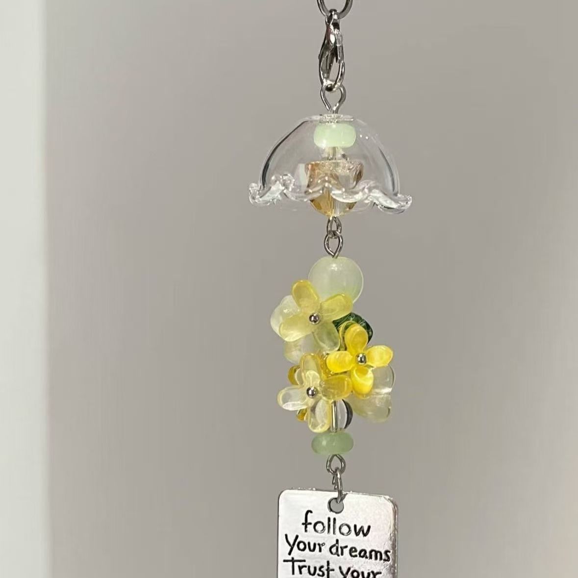 Inspirierender Blumenanhänger Charm Brehn