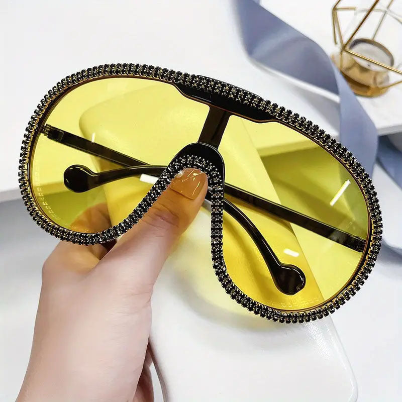 Damen extravagante Sonnenbrille mit funkelndem Rahmen Brehn
