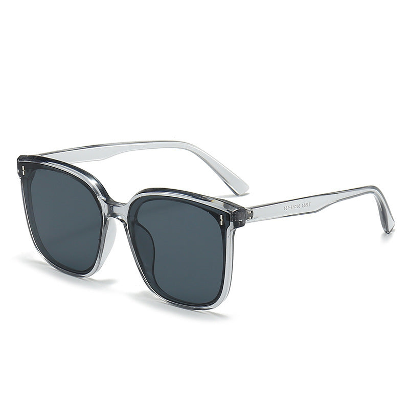 Damen Modische Sonnenbrille mit schützendem UV-Filter und elegantem Design Brehn
