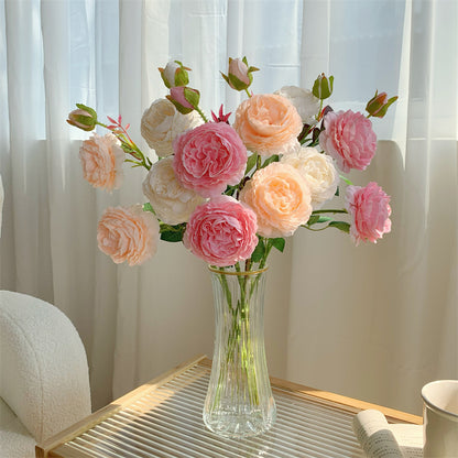 Eleganter künstlicher Rosenstrauß