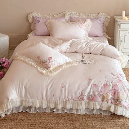Gerüschtes Satin-Feeling Blumenbesticktes Bettbezug-Set mit Faltenrüschensaum