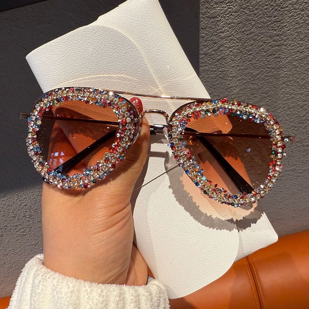 Damen Sonnenbrille mit extravagantem Strassrahmen Brehn