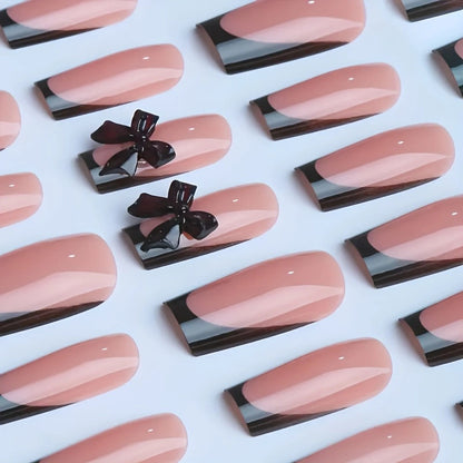 Kunstnagelset mit elegantem Schwarz-Weiß-Spitzen Design Brehn