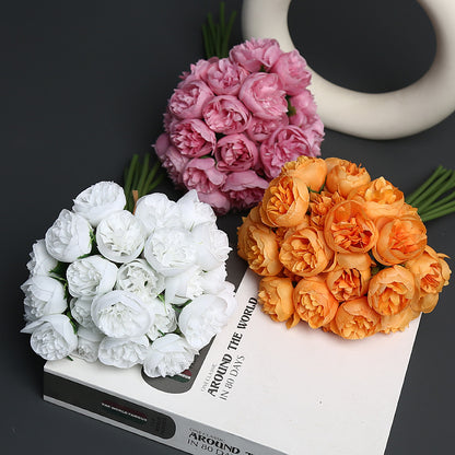 Realistischer Kunstblumenstrauß