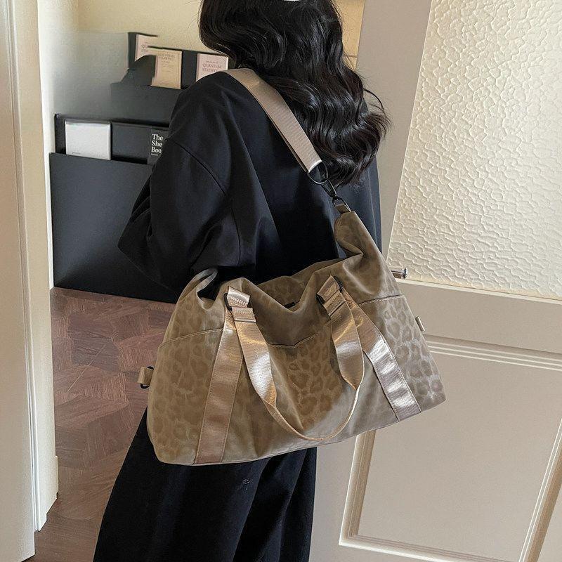 Leichte Wochenend-Duffle-Tasche Brehn