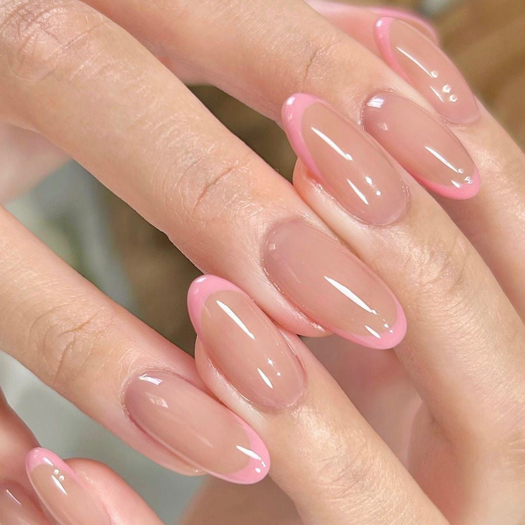 Glänzende Nagelkunst mit eleganten French-Spitzen Brehn