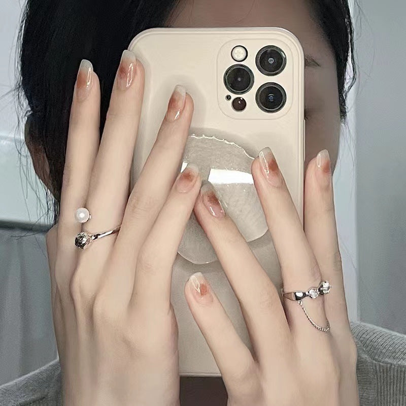 Kunstvolle Stiletto Nagelspitzen Brehn