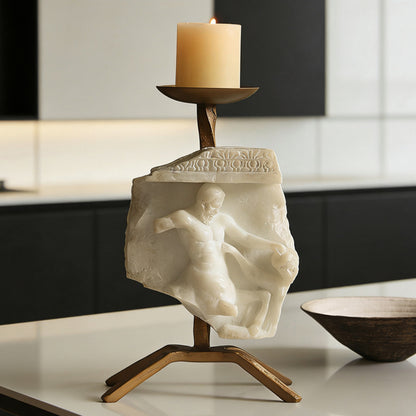Skulpturaler Kerzenhalter