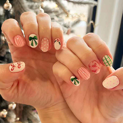 Kunstnagelset mit festlichen Schleifen- und Weihnachtsmotiven Brehn