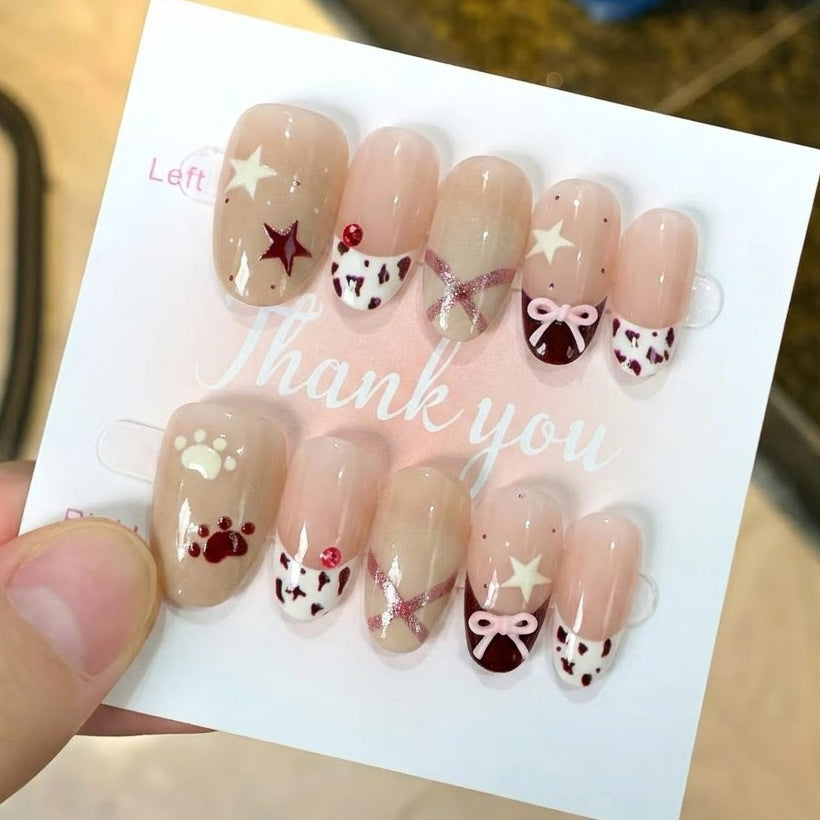 Thematische Press-On Nail Art Set mit charmanten Designs Brehn