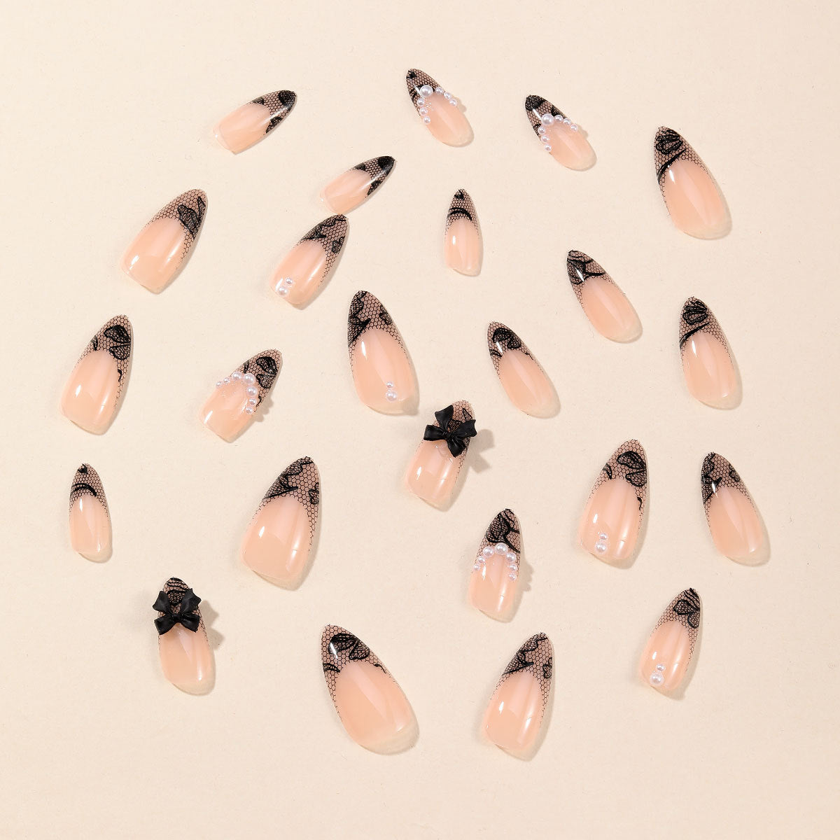 Elegantes Spitzen-Design Nail Art Brehn