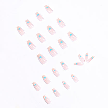 Kunstvolle Nailart mit Herzmotiven Brehn