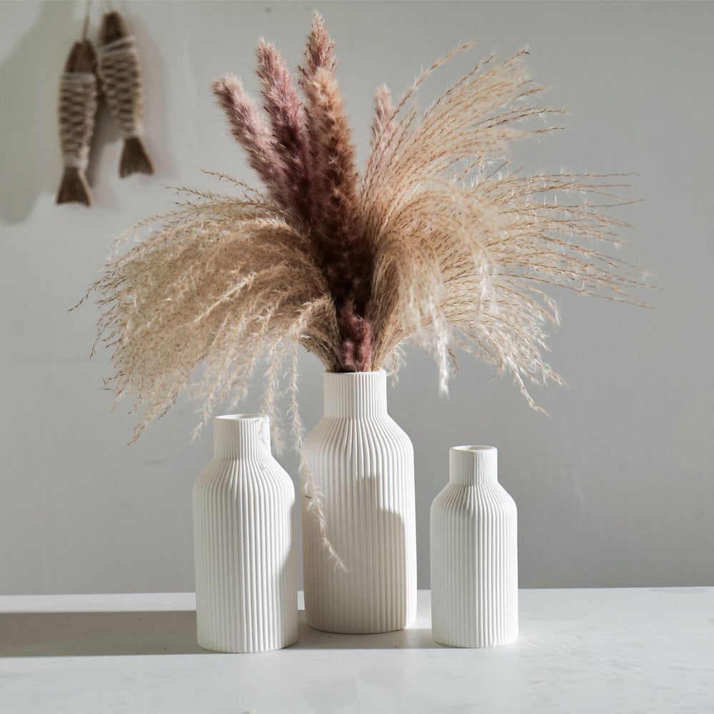 Chic gerippte Keramikvase