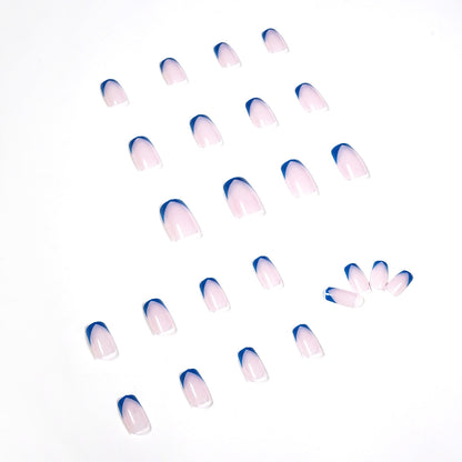 Stylische Nagelkunst mit modernen französischen Spitzen Brehn
