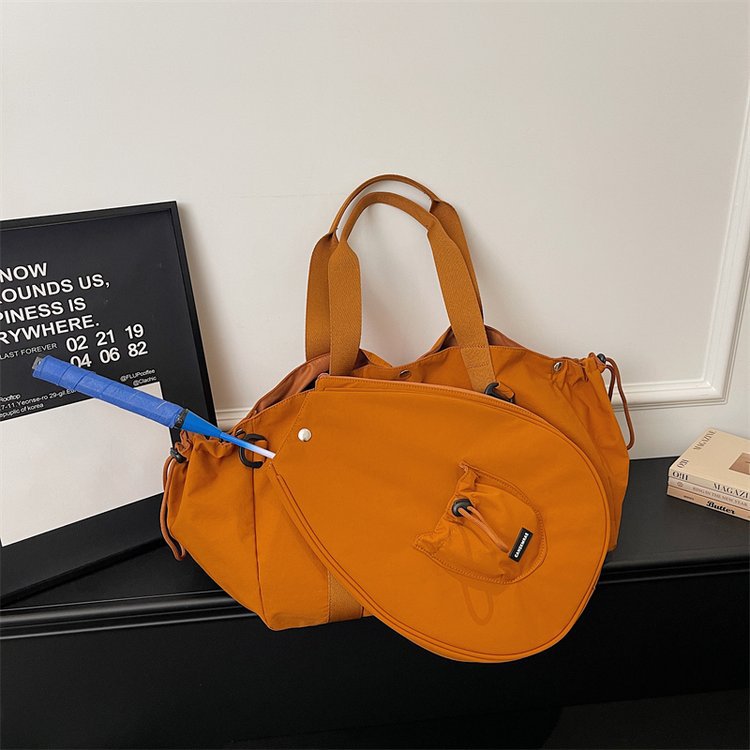 Elegante Umhängetasche Mit Innovativen Fächern Brehn