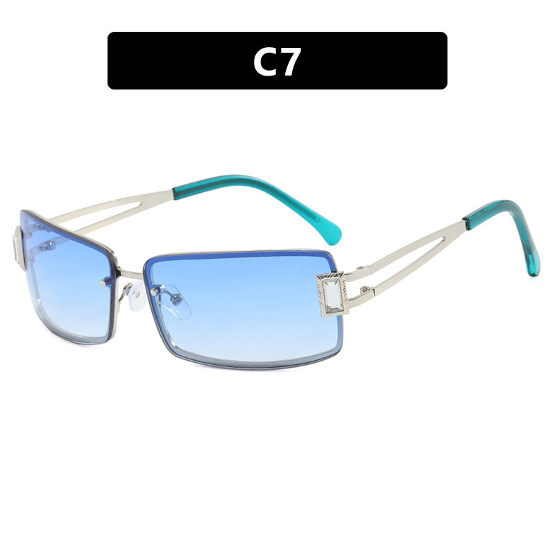 Damen stilvolle Sonnenbrille mit eleganten trapezförmigen Gläsern und filigranem Metallrahmen Brehn
