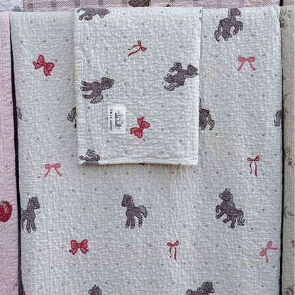 Damen Kuscheldecke mit niedlichem Pferdemotiv Brehn