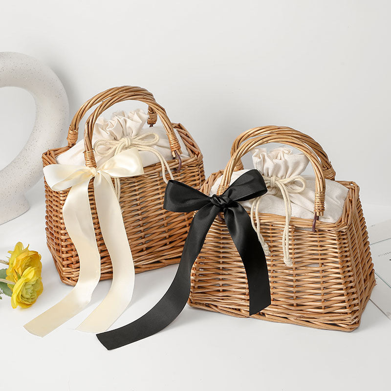 Damen Handgewebte Korbtasche mit elegantem Schleifenakzent Brehn