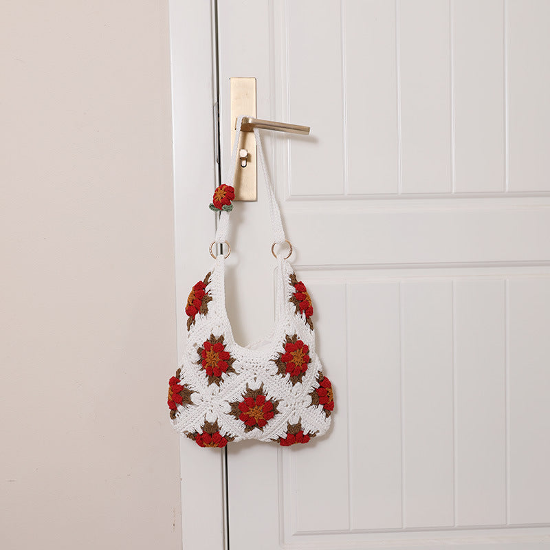 Damen Handgeknüpfte Schultertasche mit floralen Akzenten Brehn