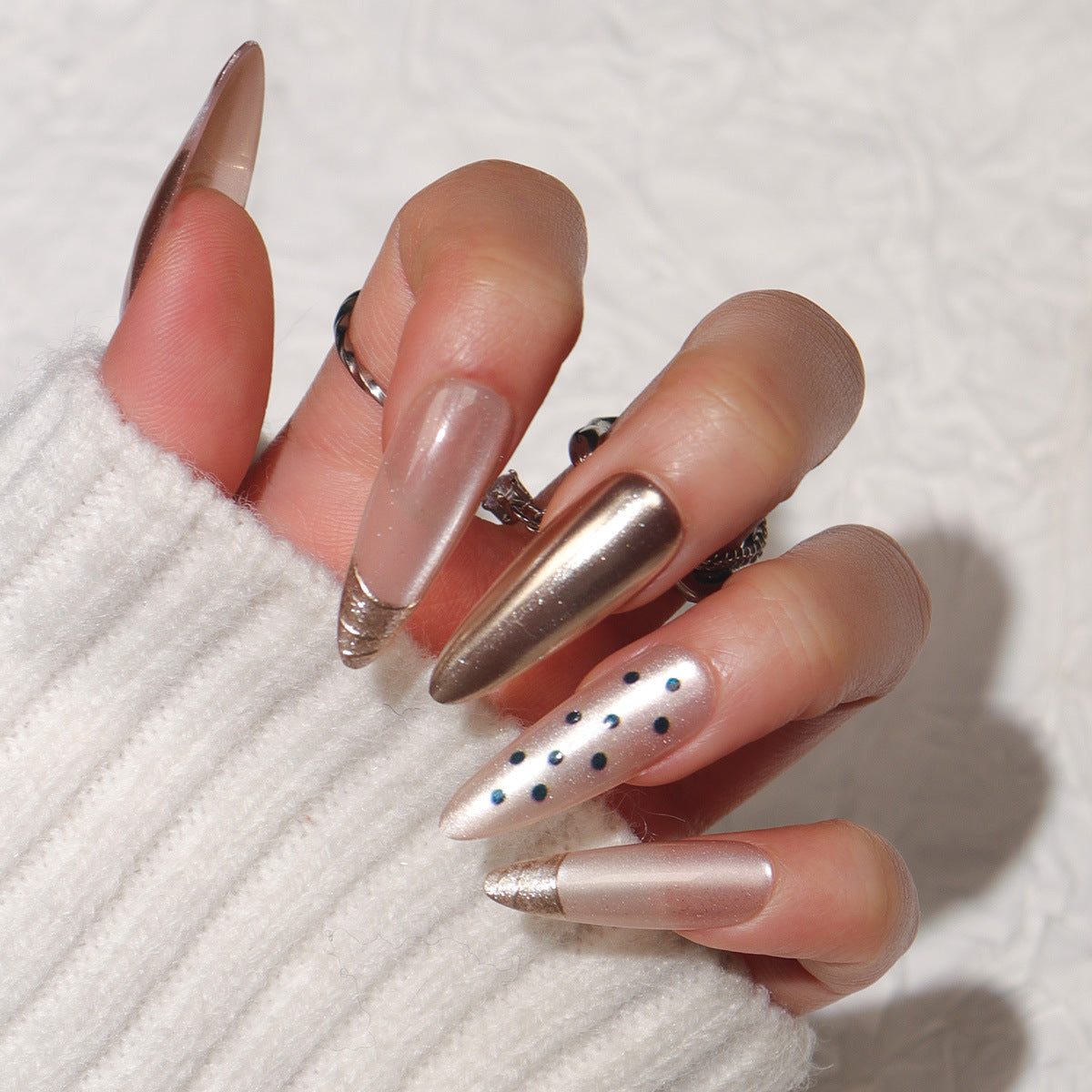 Glamouröse Stiletto-Nagelerweiterungen Brehn