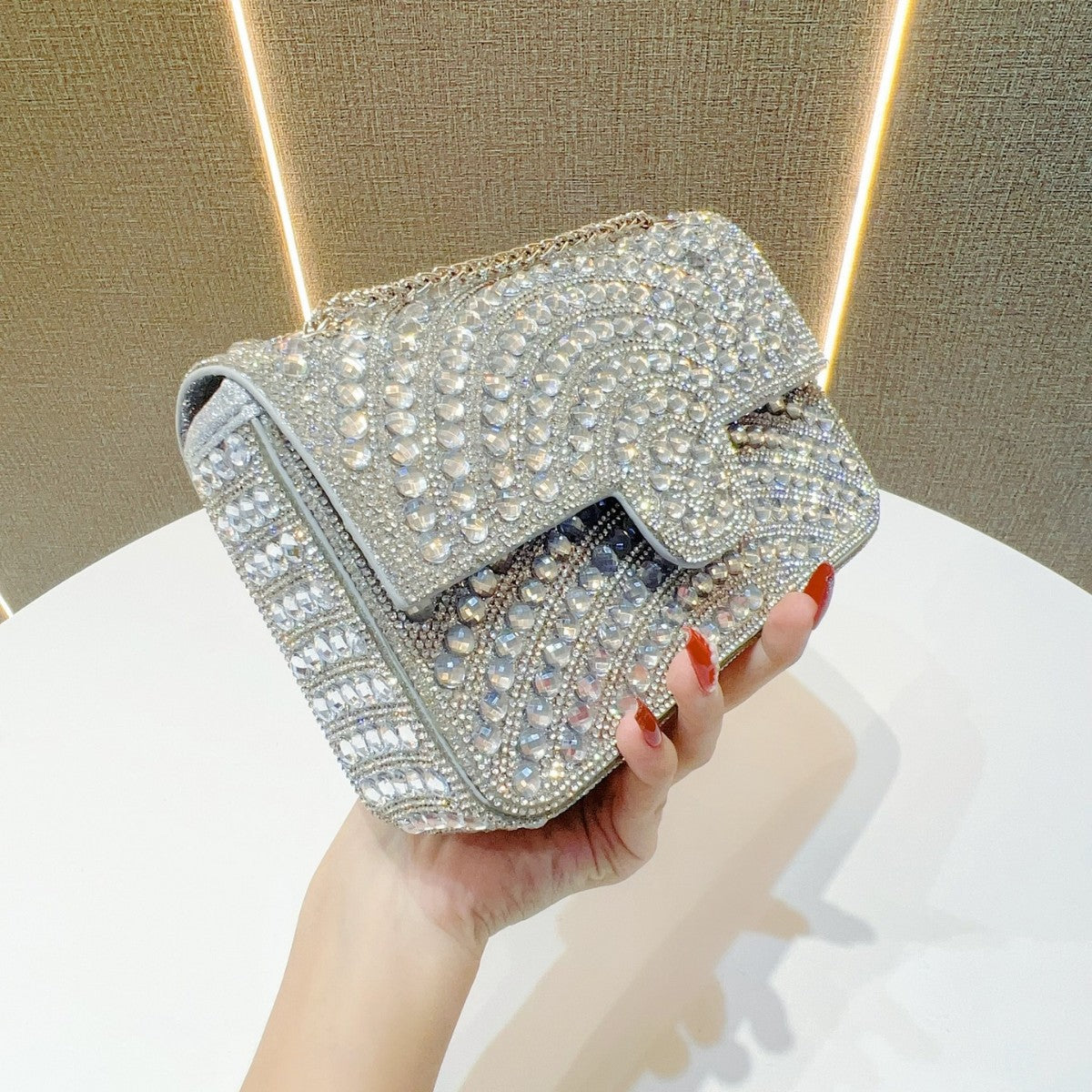Glamouröse Kristallverzierte Abend-Clutch